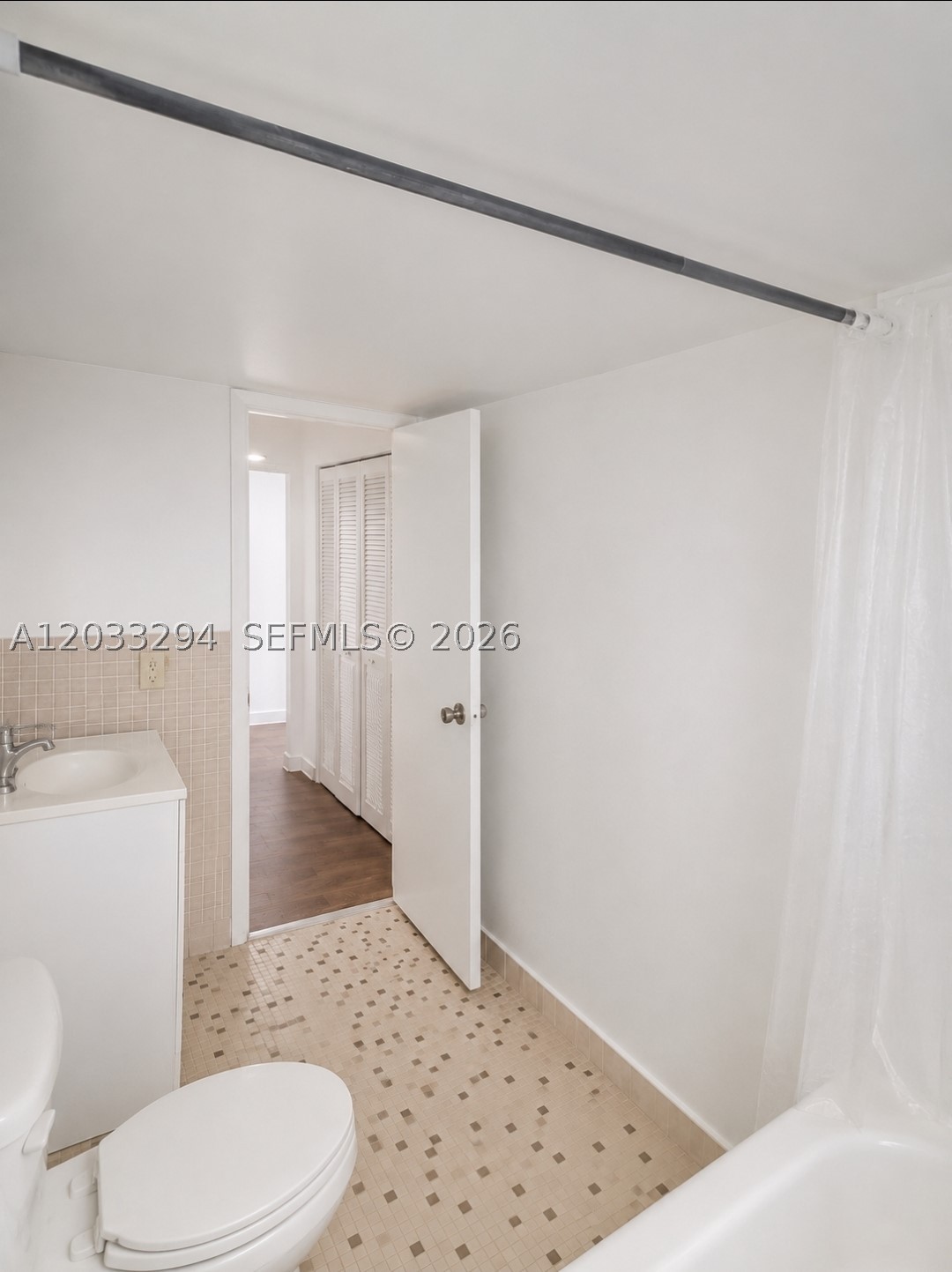 LINCOLN PLACE RESIDENCES - Residential Lease