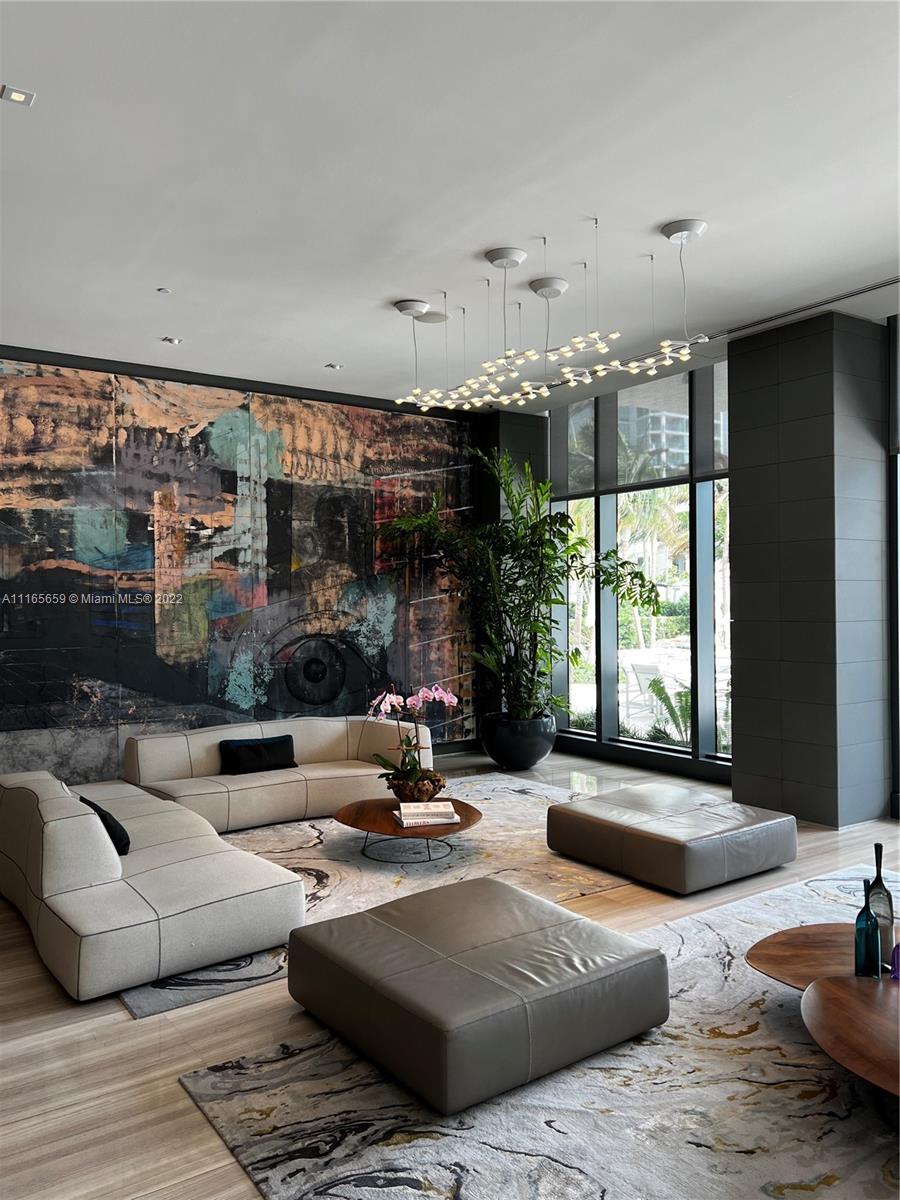 ICON BAY CONDO - Residential