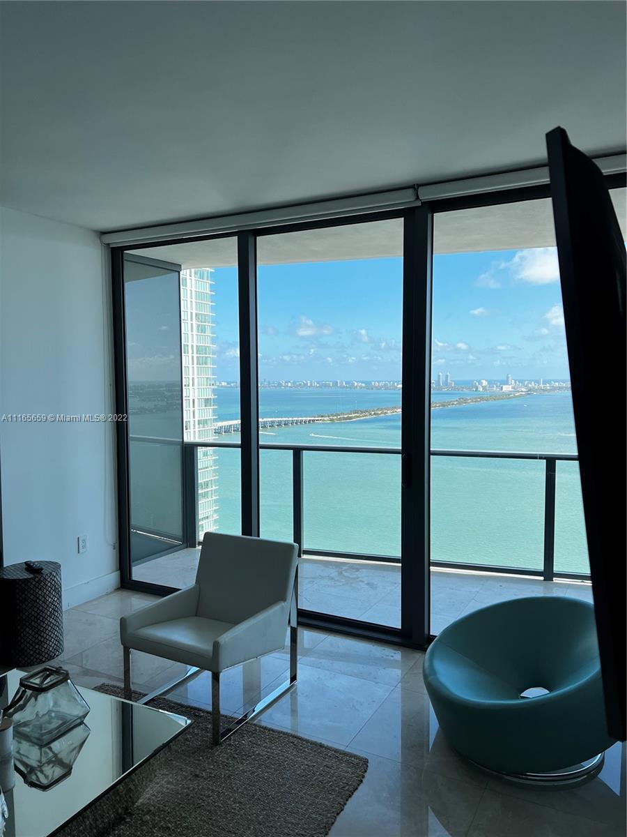 ICON BAY CONDO - Residential