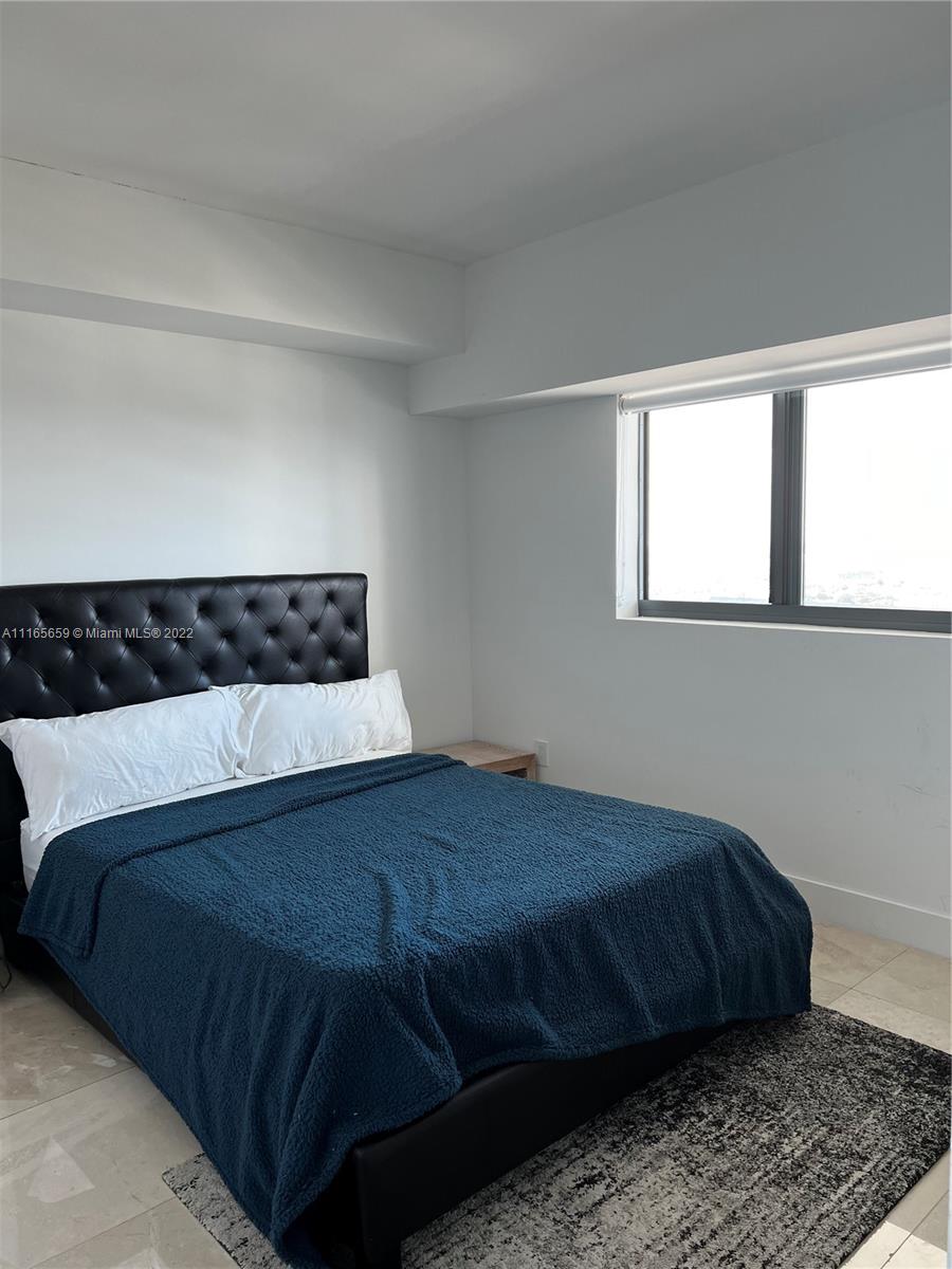 ICON BAY CONDO - Residential