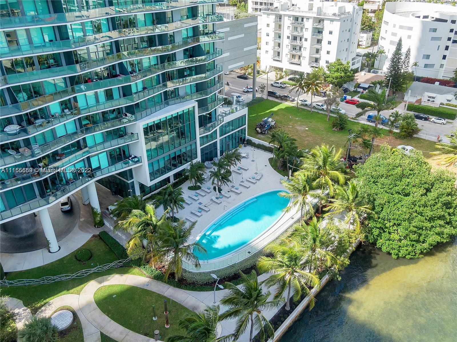 ICON BAY CONDO - Residential