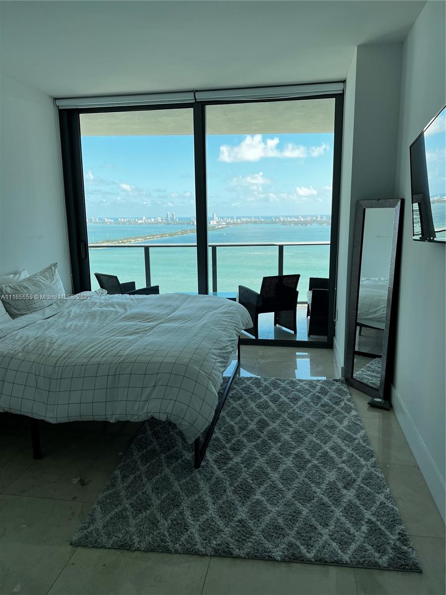 ICON BAY CONDO - Residential
