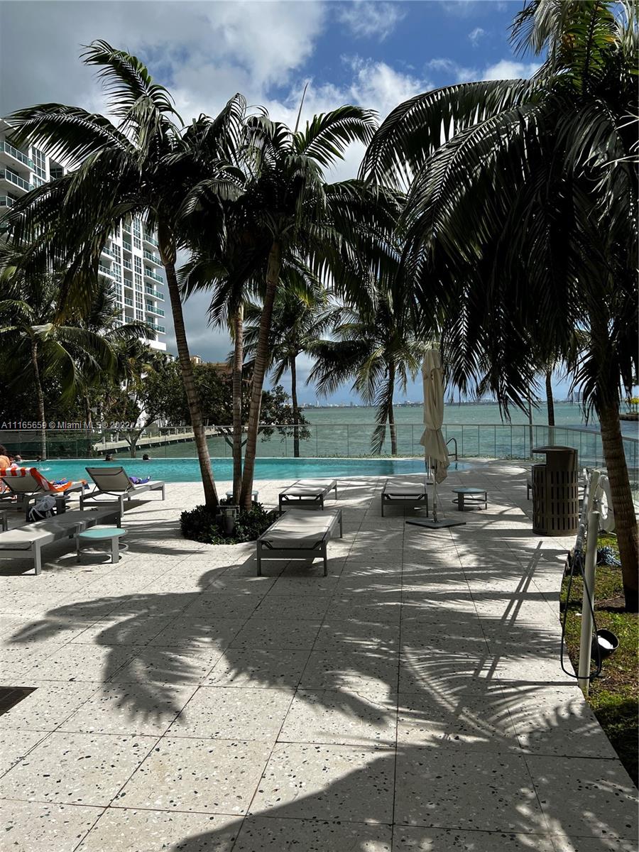 ICON BAY CONDO - Residential