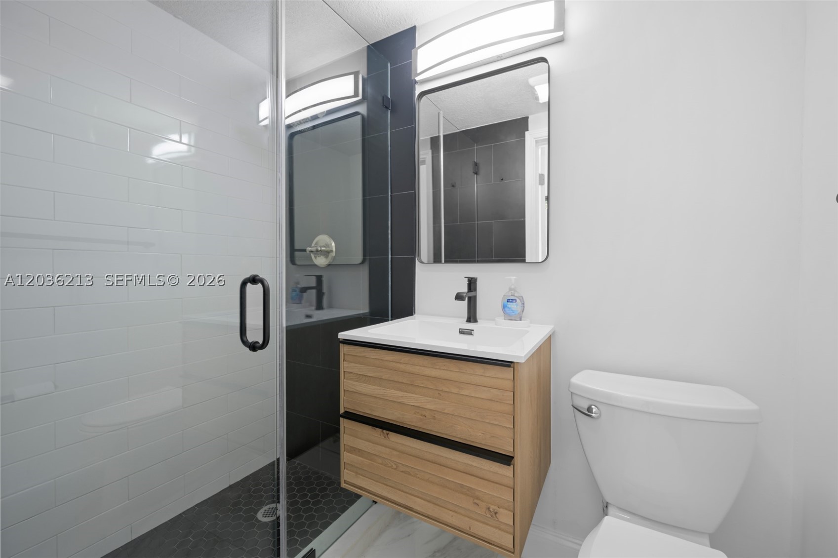 SKY LAKE - Residential Lease