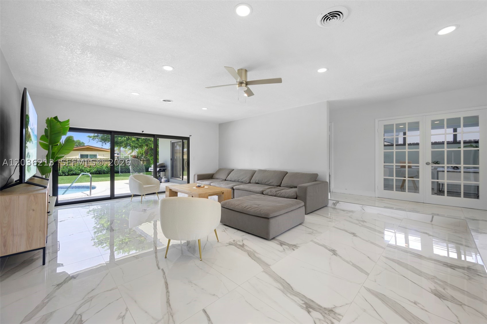 SKY LAKE - Residential Lease