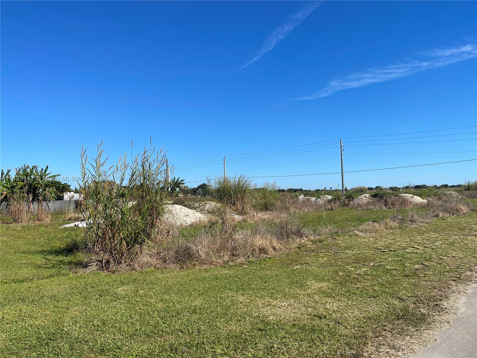 MONTCLAIR COUNTRY ESTATES - Land