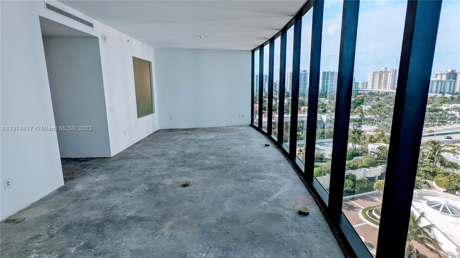 18555 COLLINS AVENUE COND - Residential
