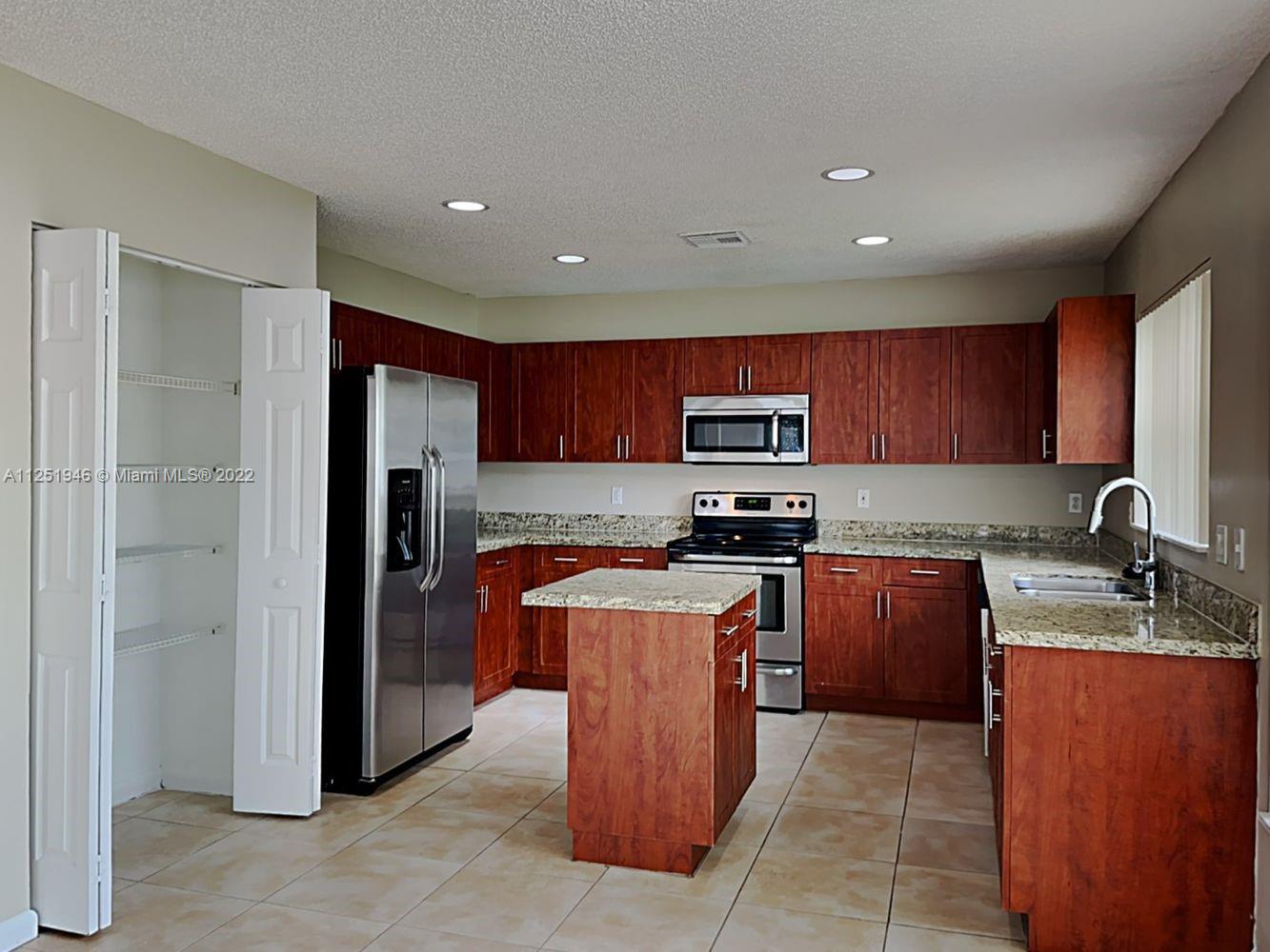 HEFTLER HOMES AT PEMBROKE - Residential Lease