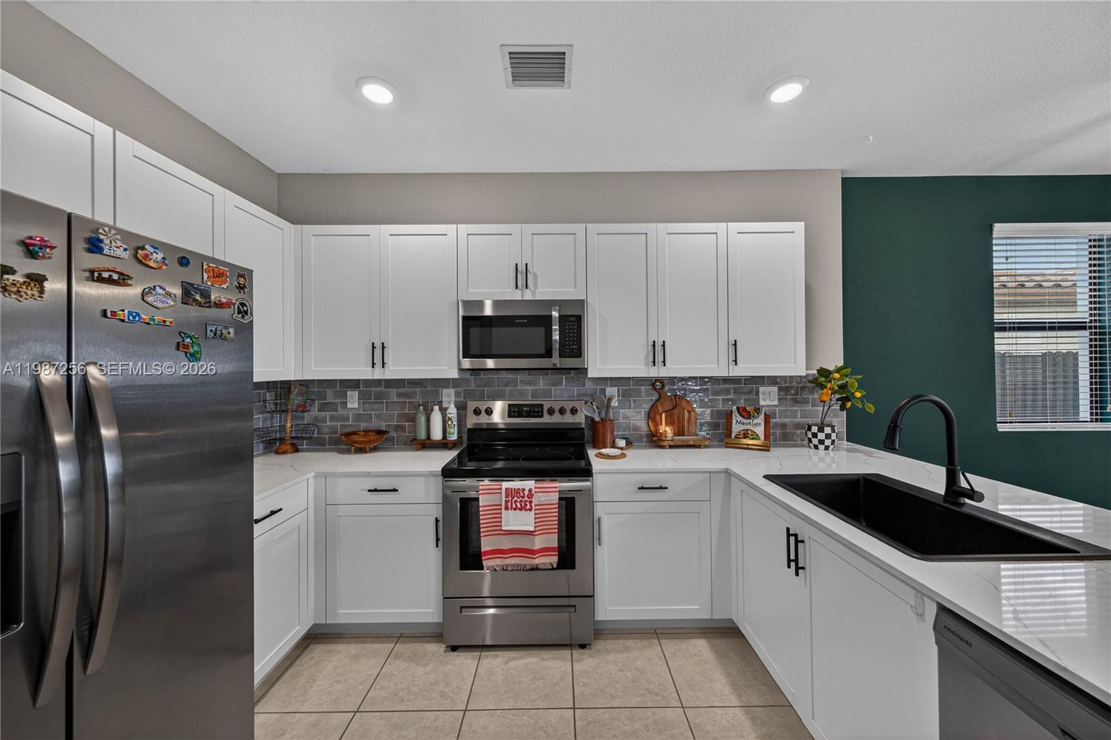 SILVER PALMS NORTH - Residential