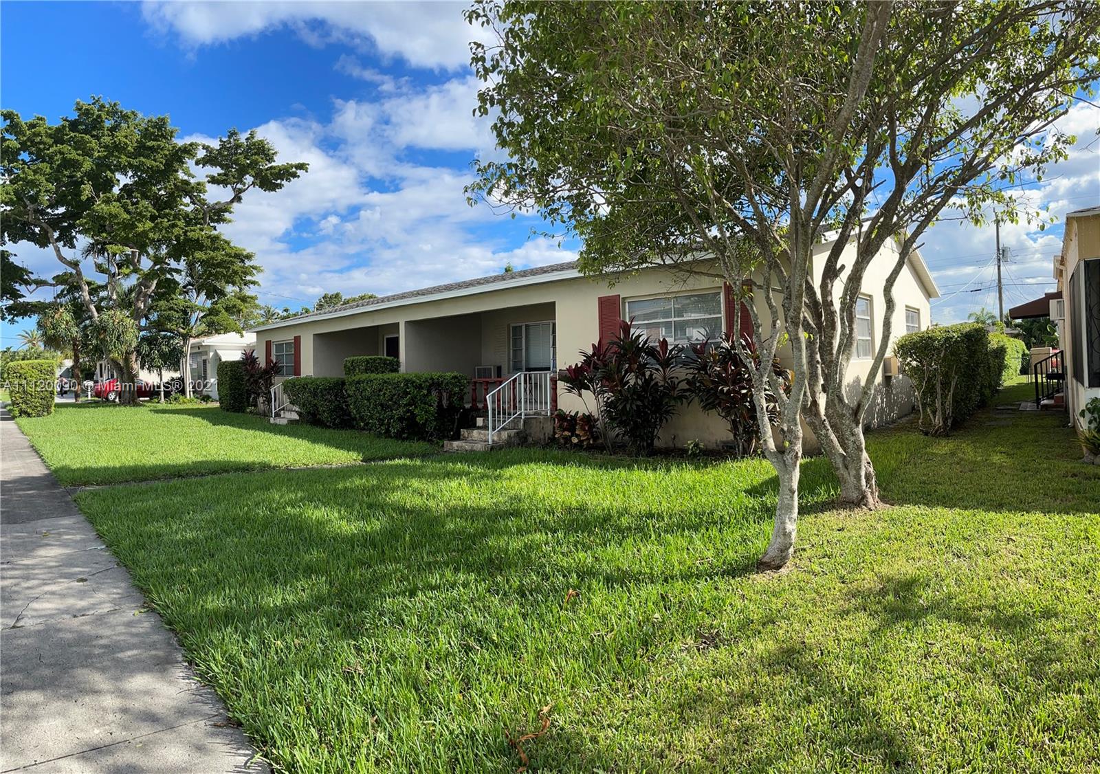 HOLLYWOOD SOUTH SIDE ADD - Residential Income