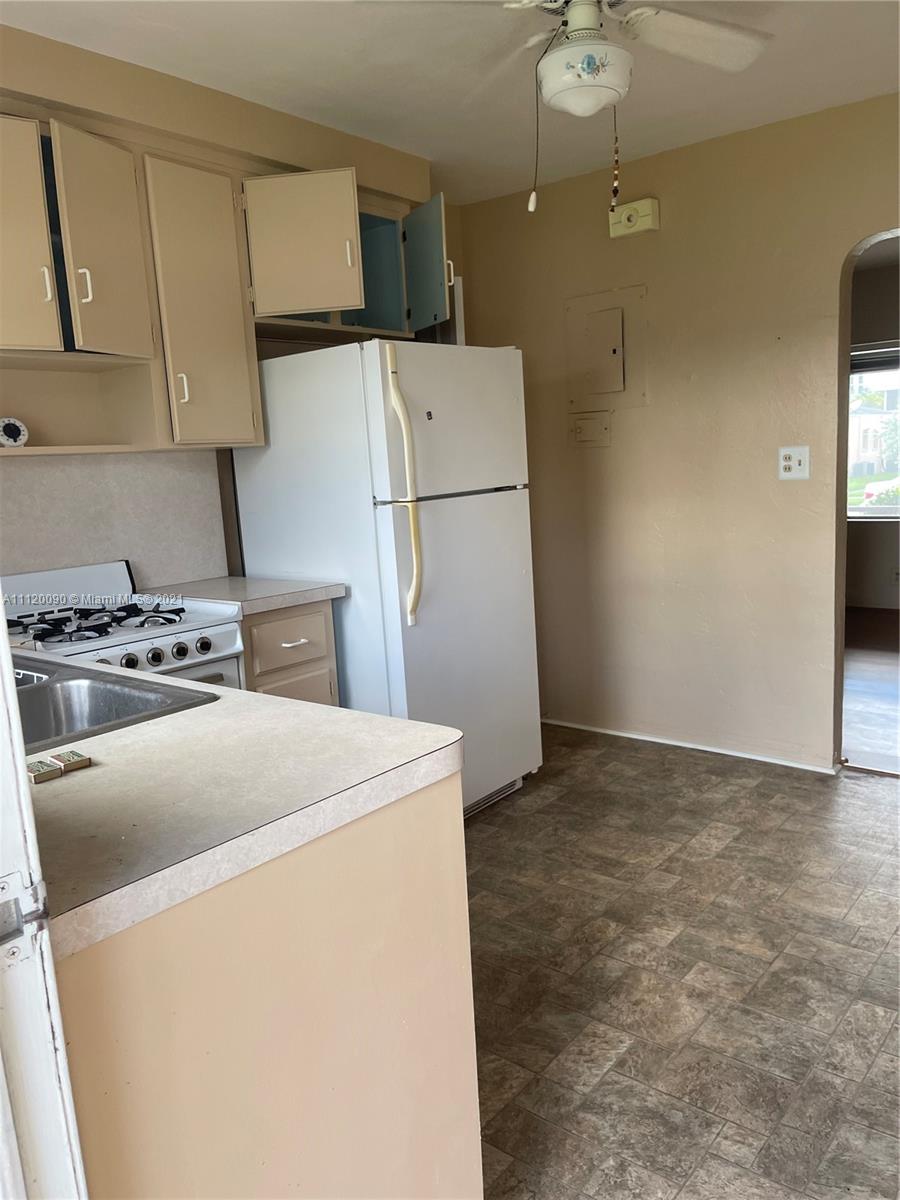 HOLLYWOOD SOUTH SIDE ADD - Residential Income