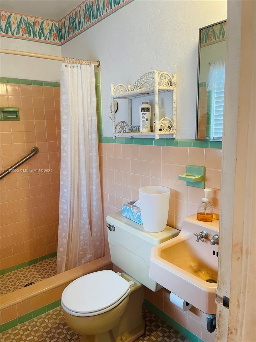 HOLLYWOOD SOUTH SIDE ADD - Residential Income