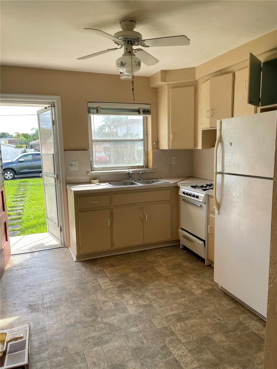 HOLLYWOOD SOUTH SIDE ADD - Residential Income