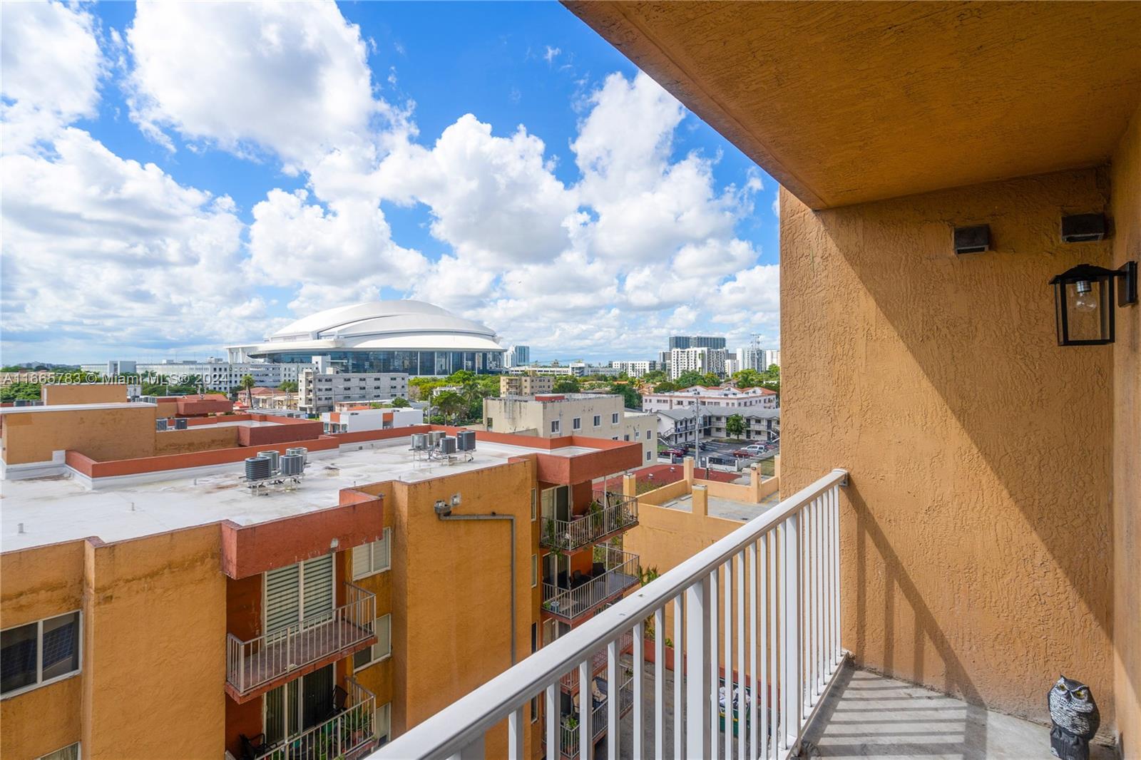 DIAMOND TOWER CONDO - Residential