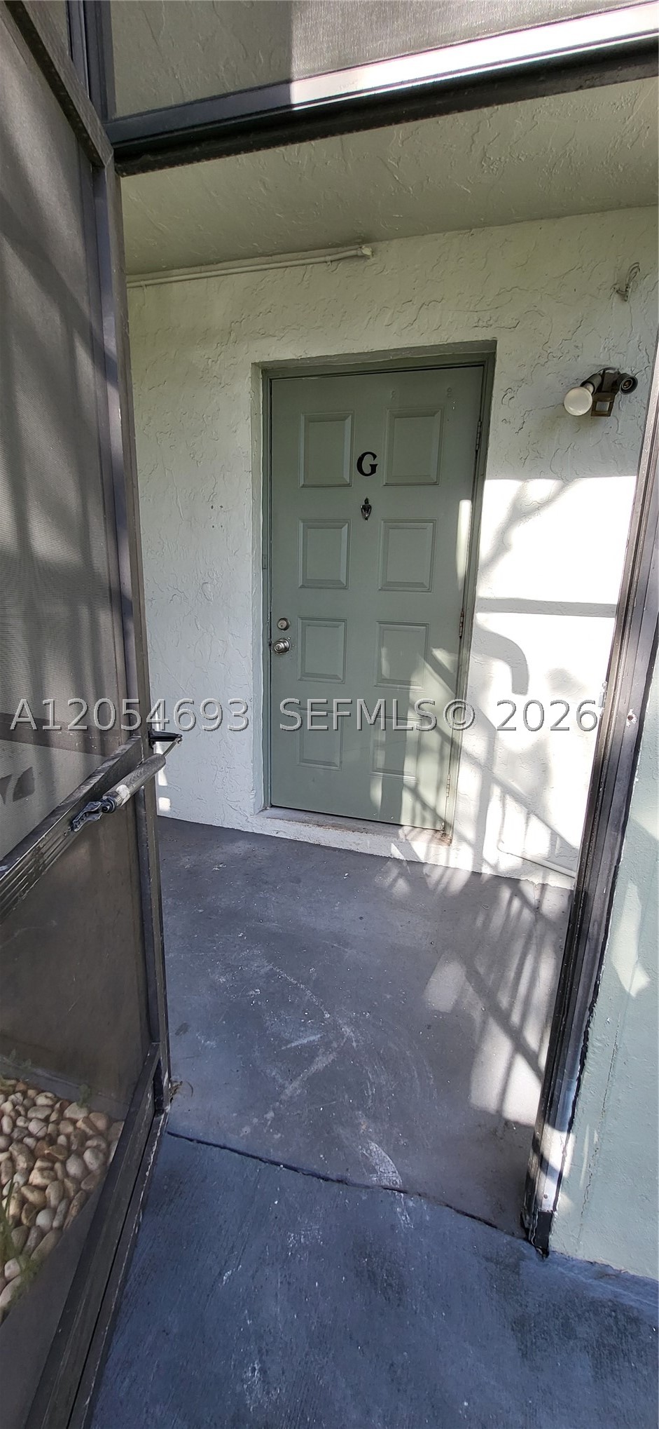 LAKESHORE CONDO #9 - Residential