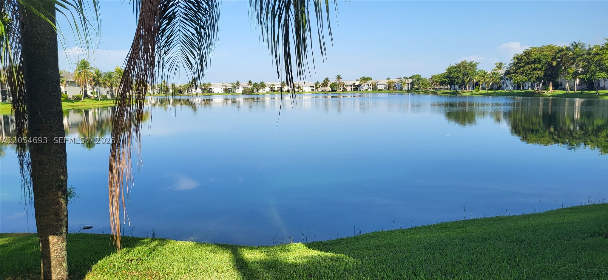 LAKESHORE CONDO #9 - Residential