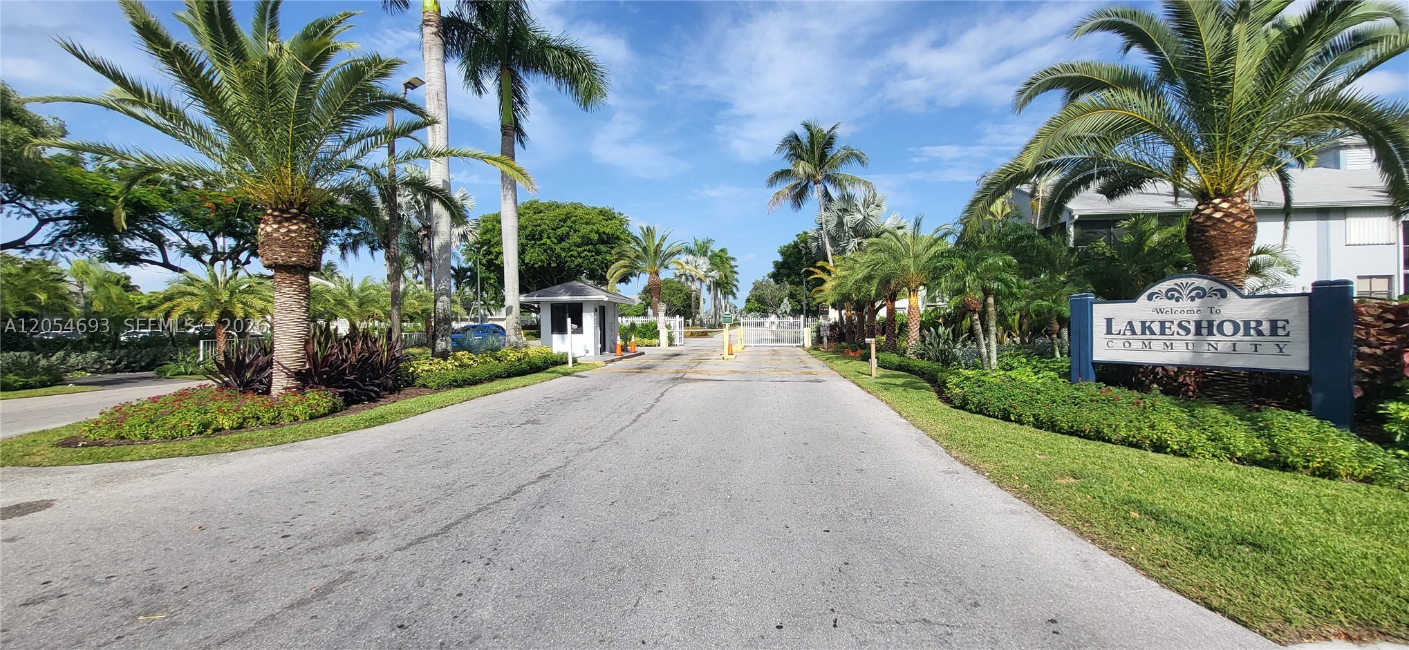 LAKESHORE CONDO #9 - Residential