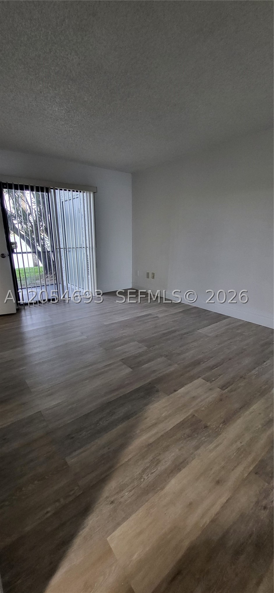 LAKESHORE CONDO #9 - Residential