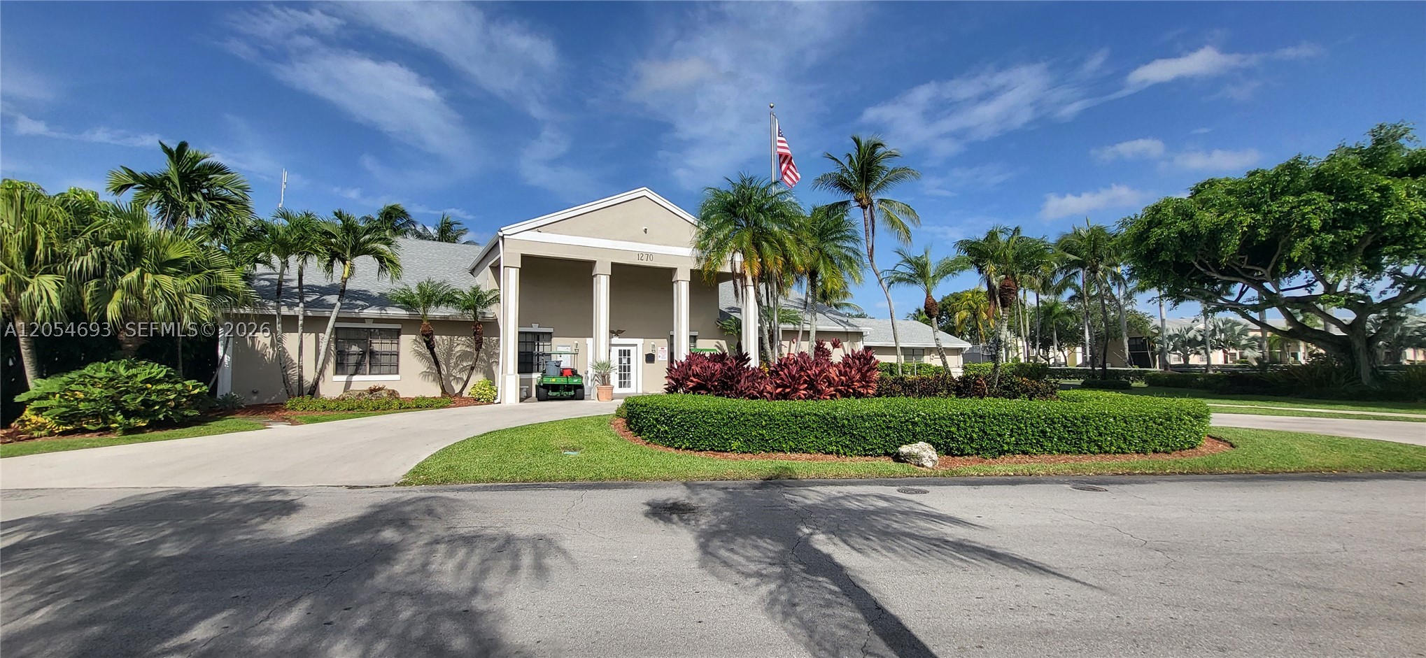 LAKESHORE CONDO #9 - Residential