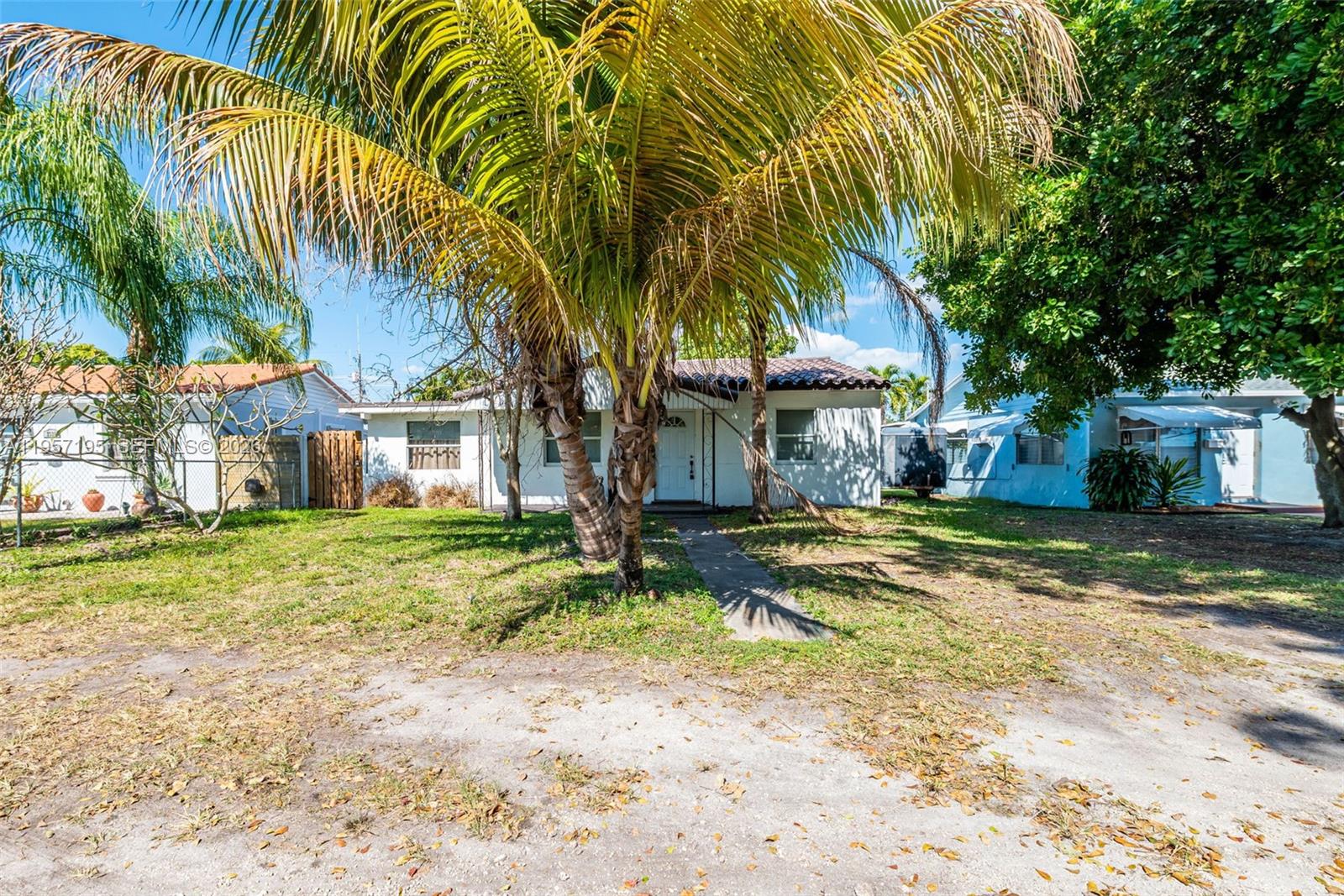 HOLLYWOOD PARK - Residential