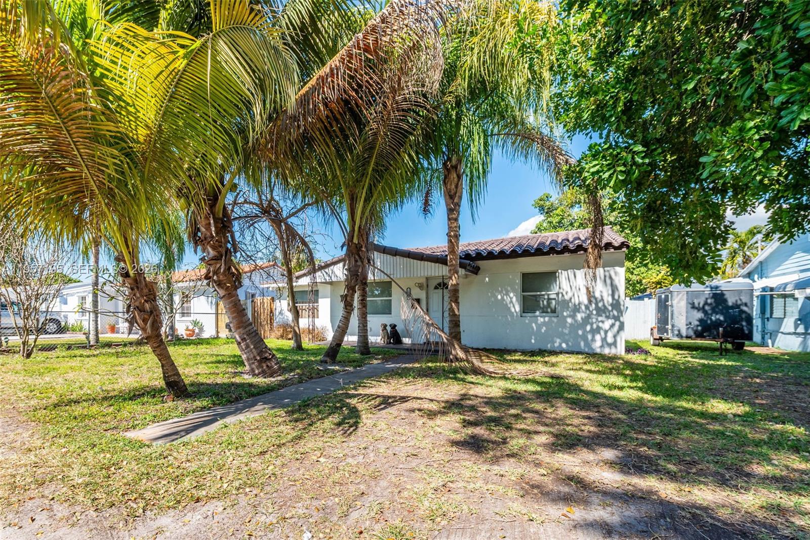 HOLLYWOOD PARK - Residential