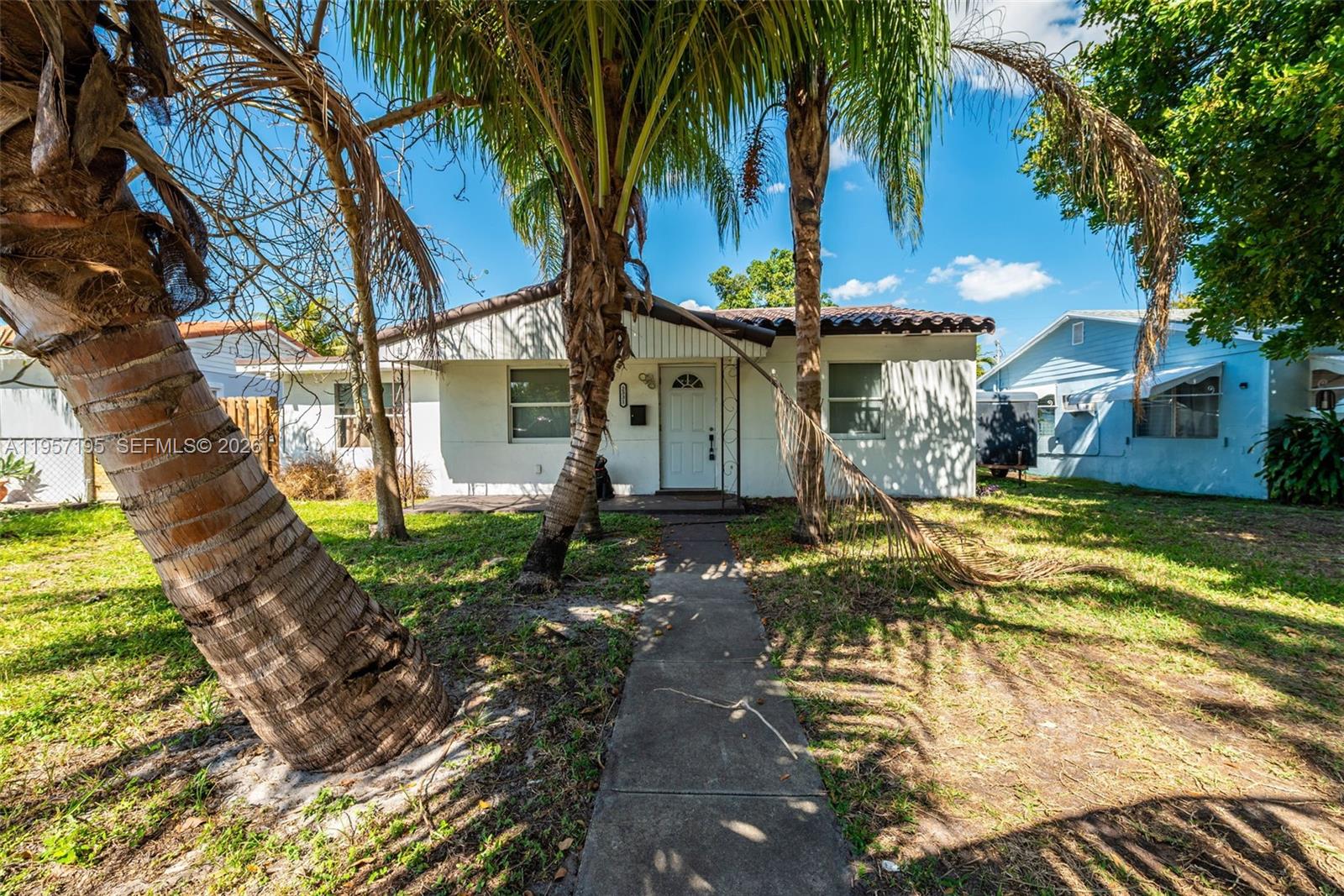 HOLLYWOOD PARK - Residential