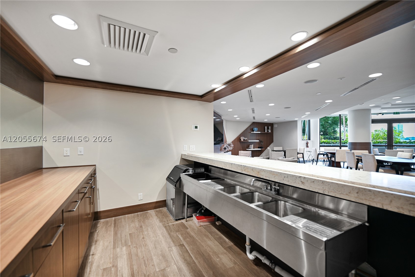 3000 ISL BLVD WILLIAMS IS - Residential