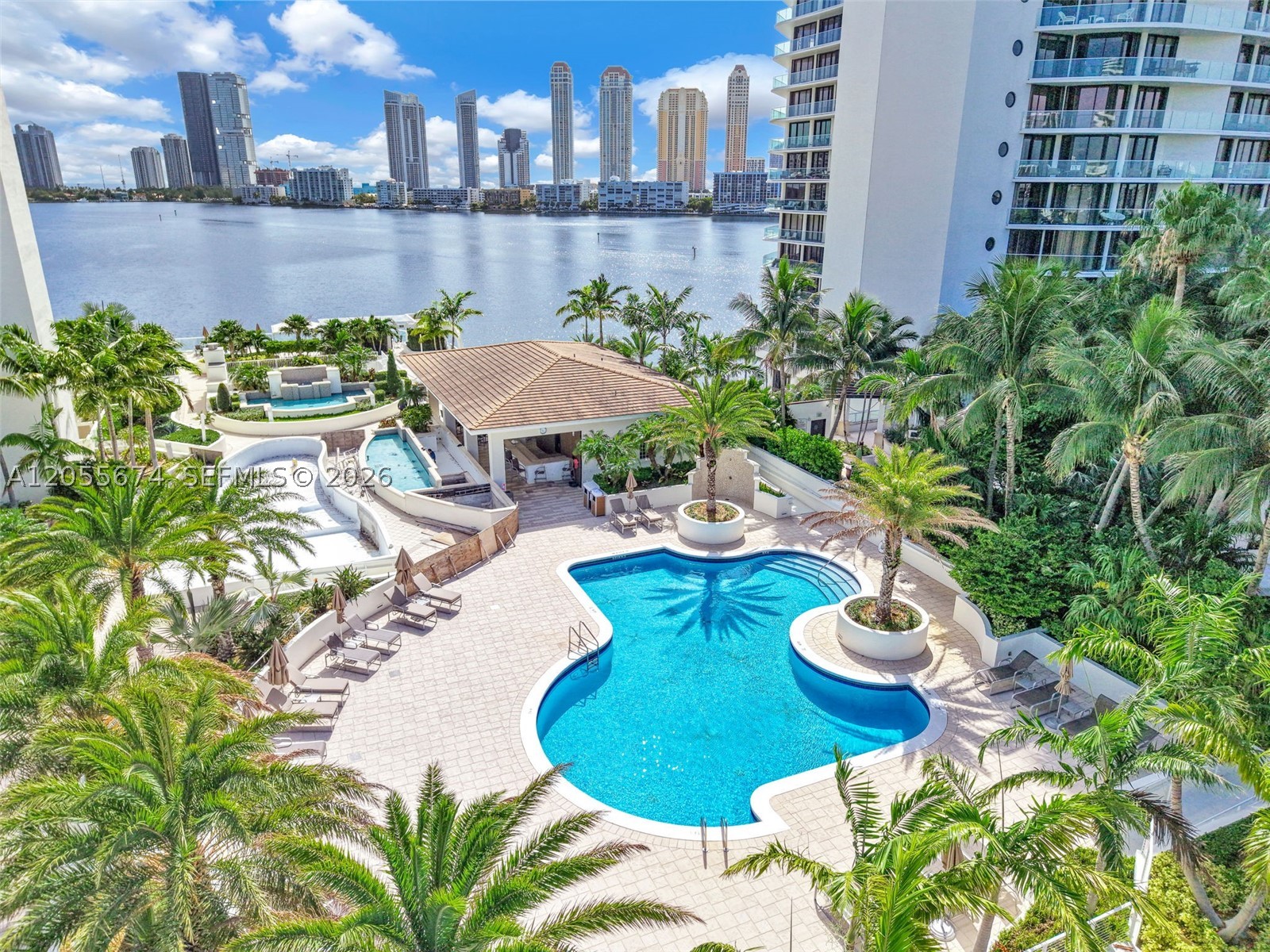 3000 ISL BLVD WILLIAMS IS - Residential