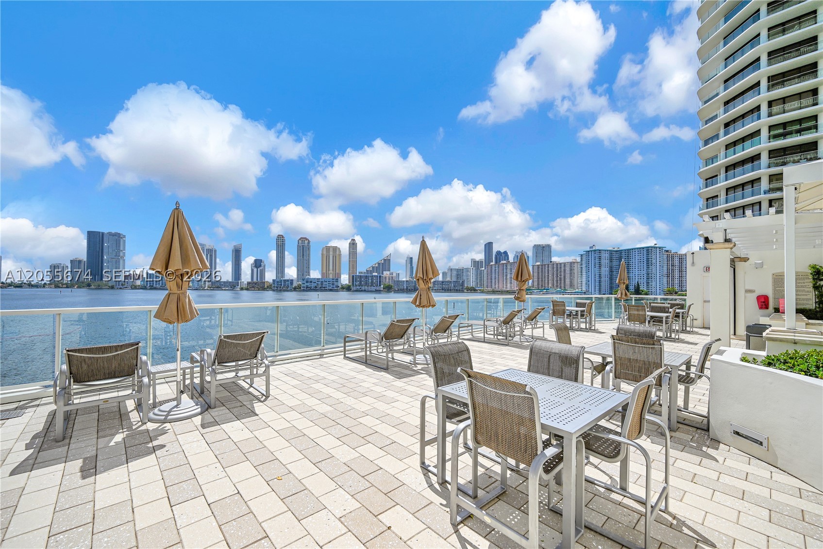 3000 ISL BLVD WILLIAMS IS - Residential