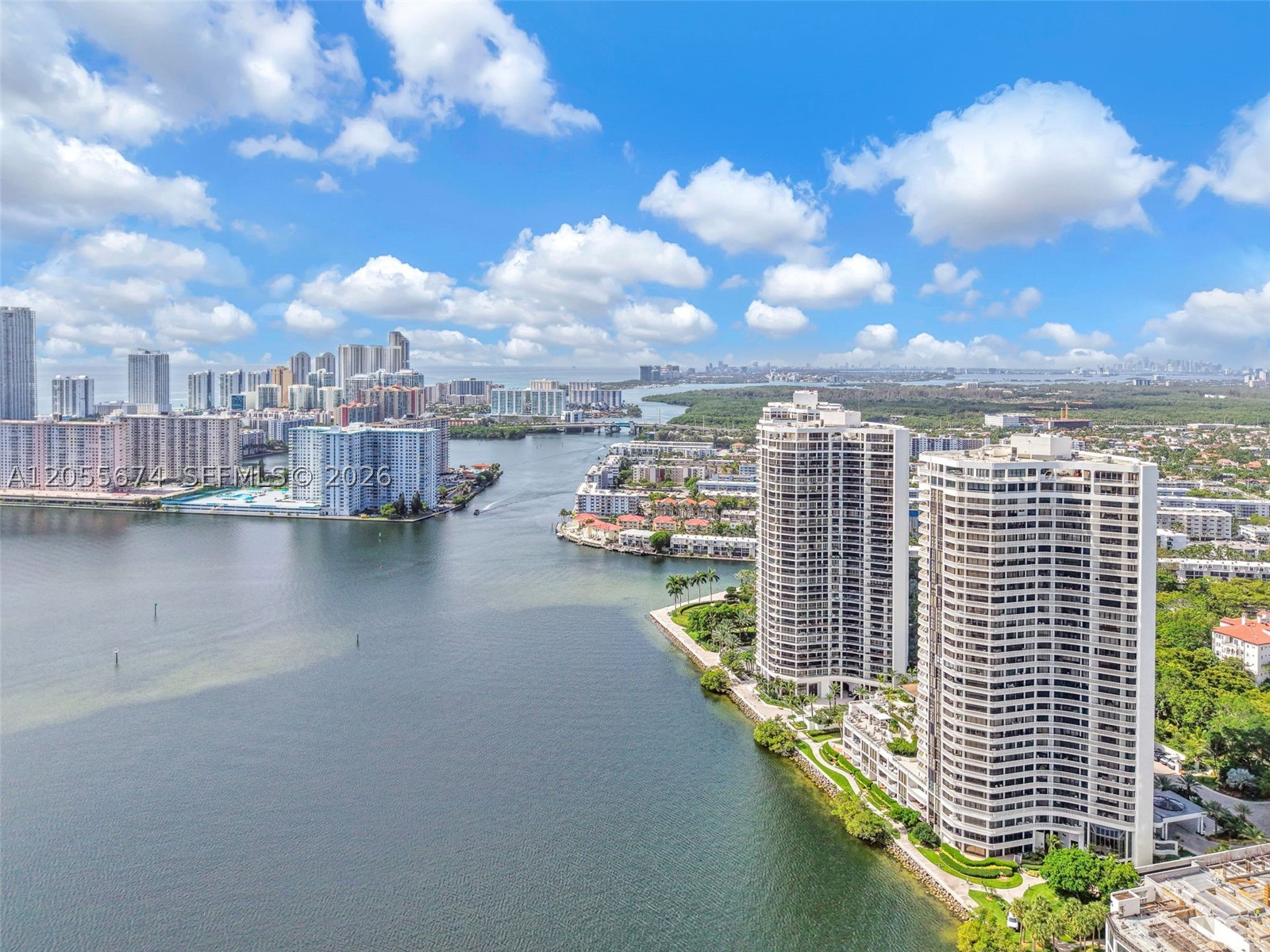 3000 ISL BLVD WILLIAMS IS - Residential
