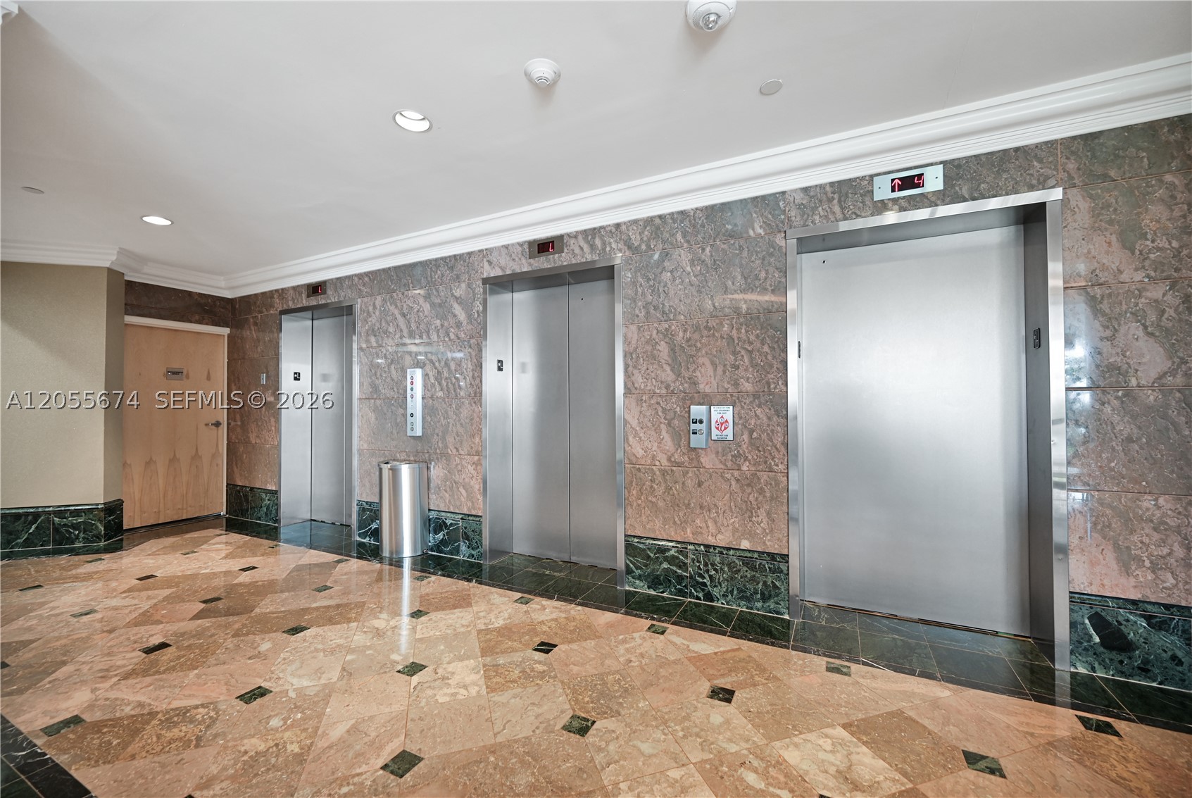 3000 ISL BLVD WILLIAMS IS - Residential