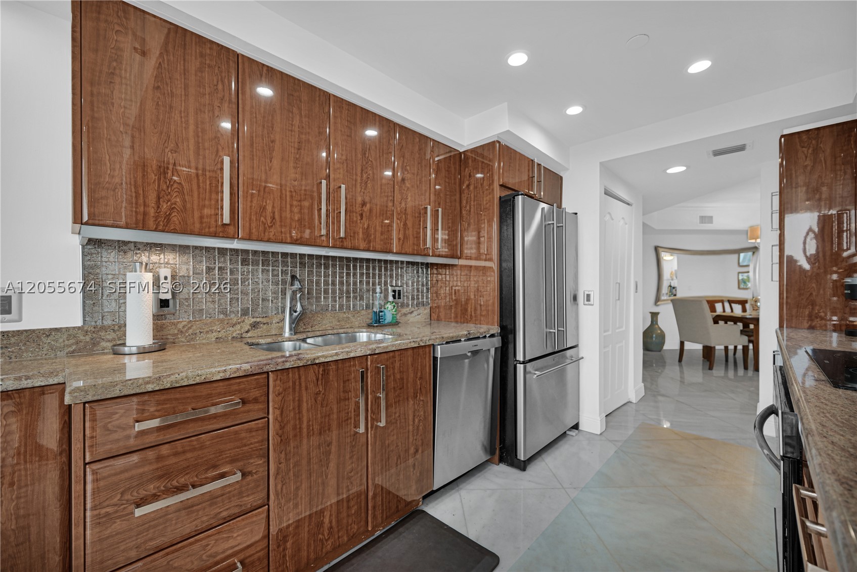 3000 ISL BLVD WILLIAMS IS - Residential