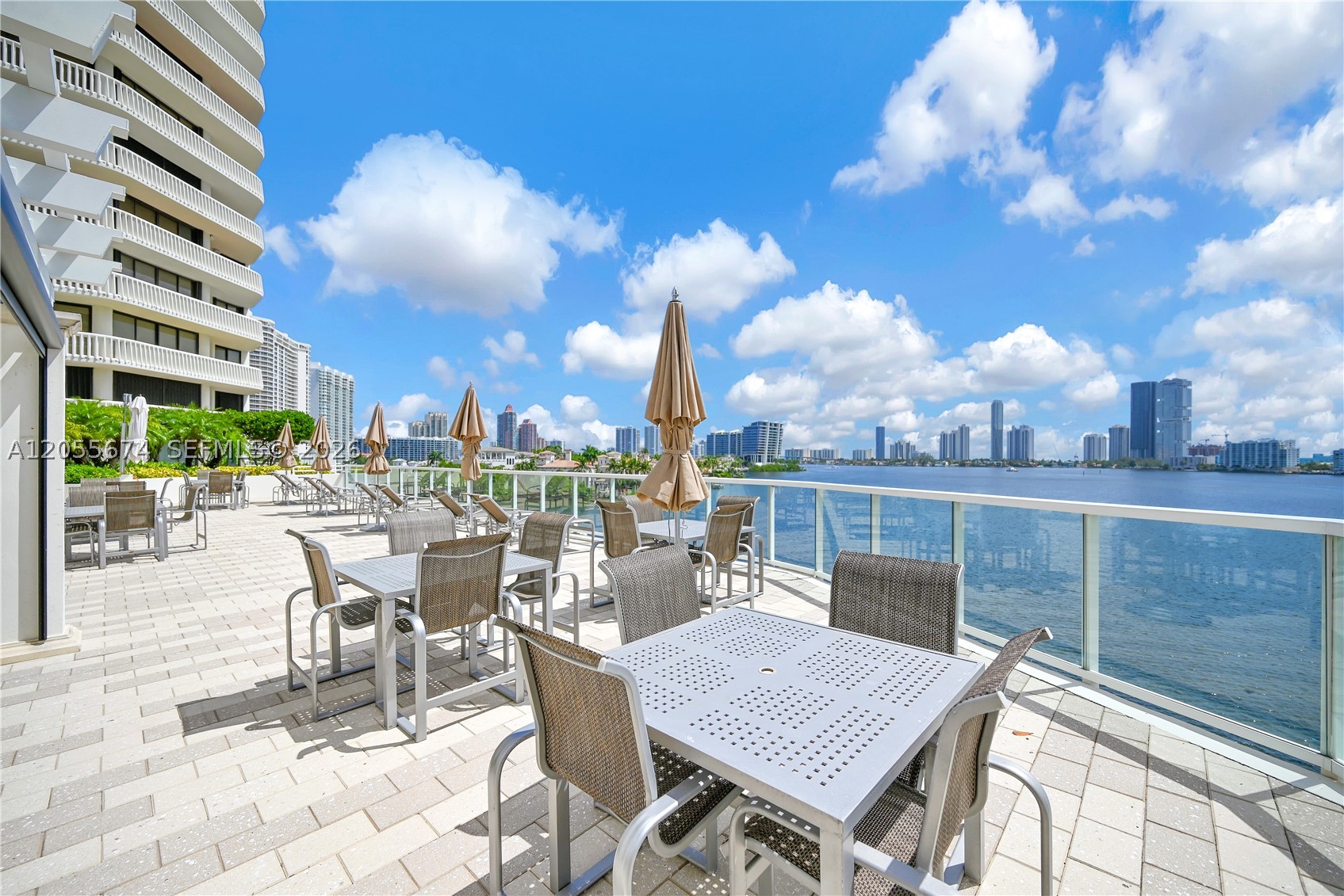 3000 ISL BLVD WILLIAMS IS - Residential