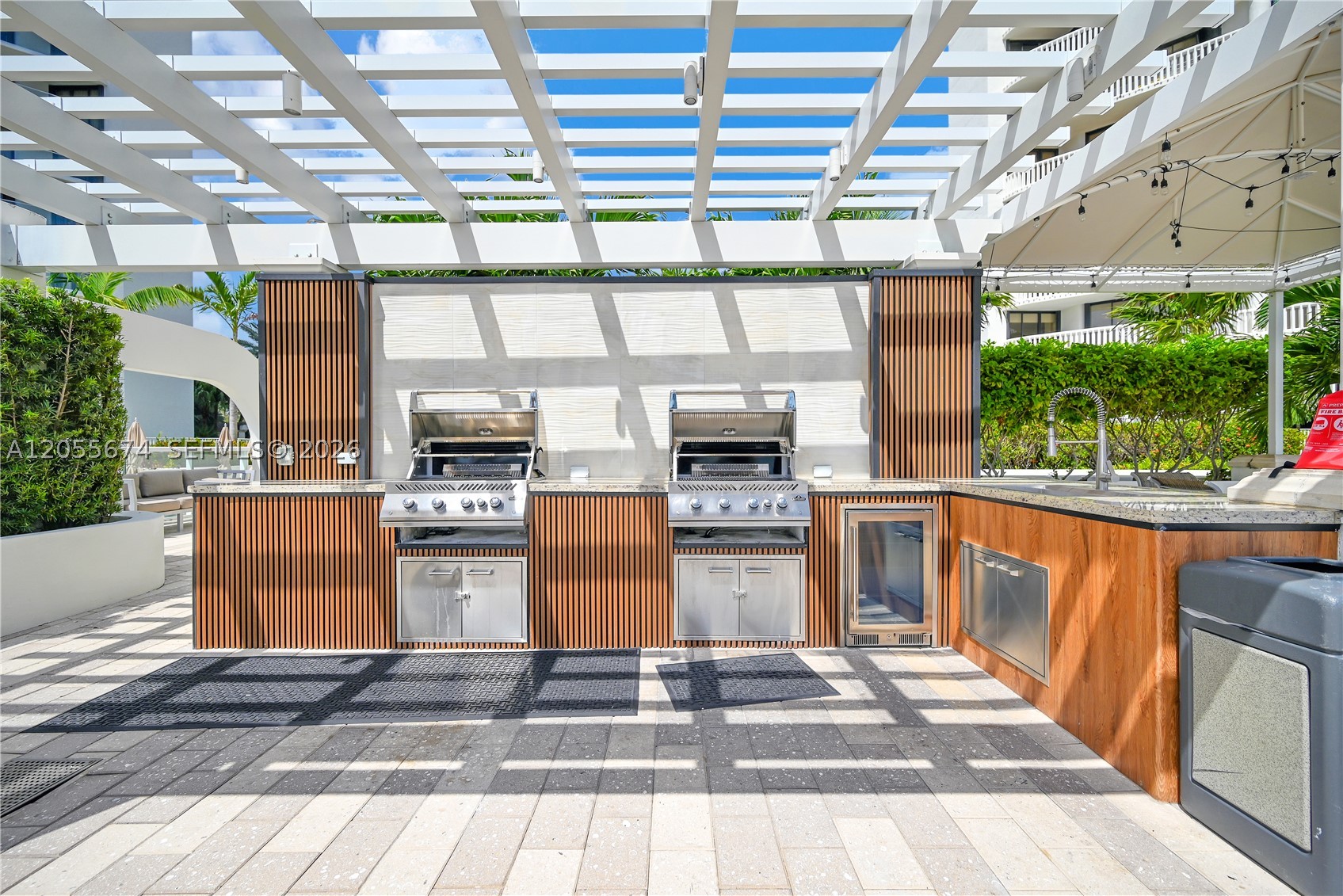 3000 ISL BLVD WILLIAMS IS - Residential