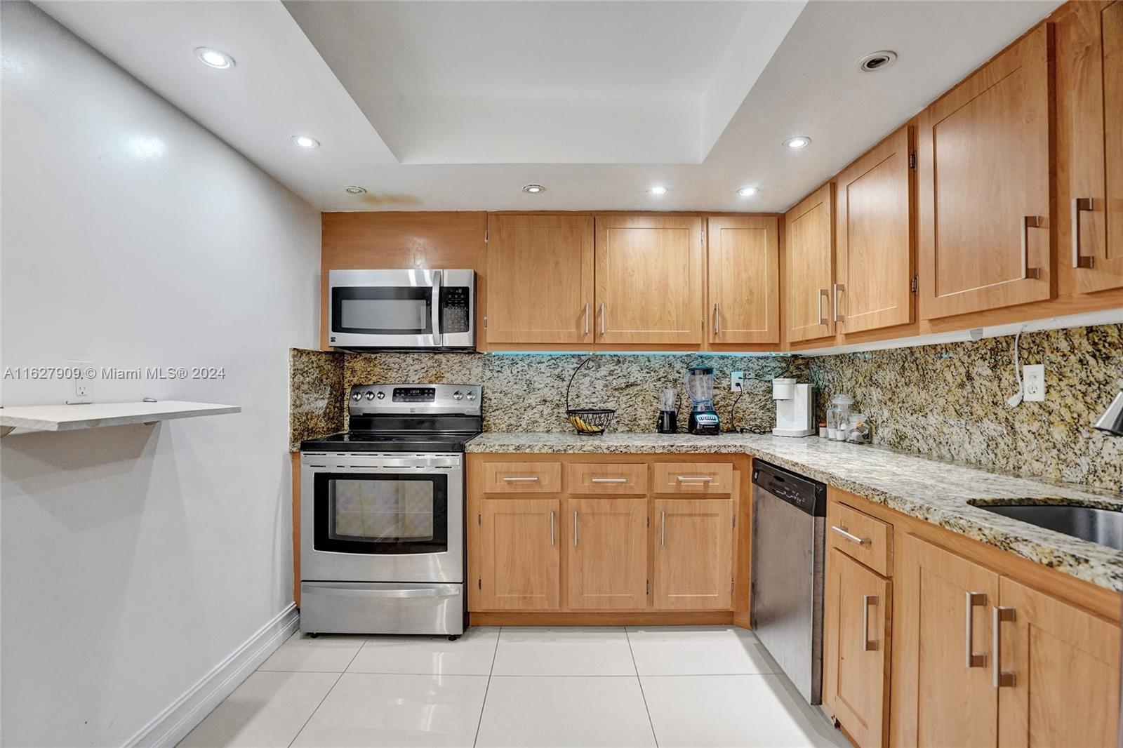 OCEANVIEW PARK CONDO - Residential Lease