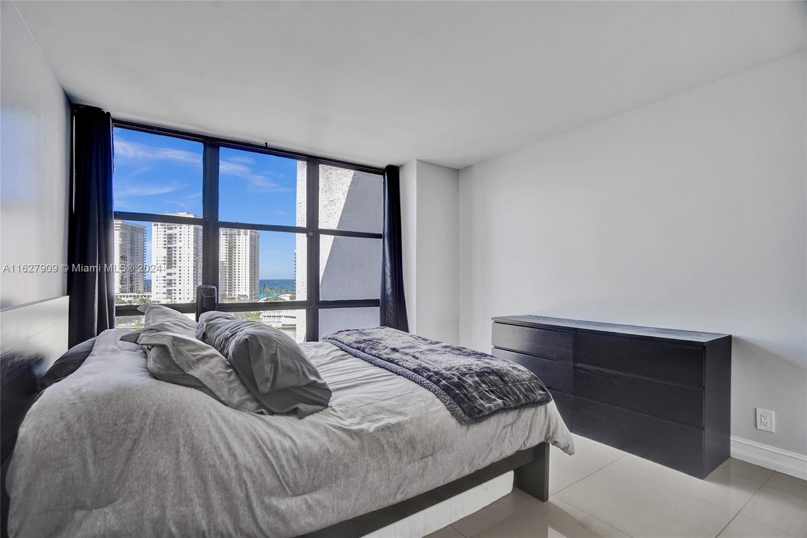OCEANVIEW PARK CONDO - Residential Lease