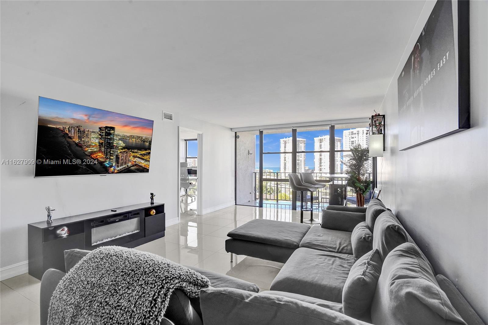OCEANVIEW PARK CONDO - Residential Lease