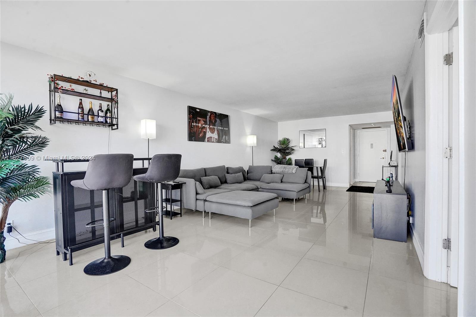 OCEANVIEW PARK CONDO - Residential Lease