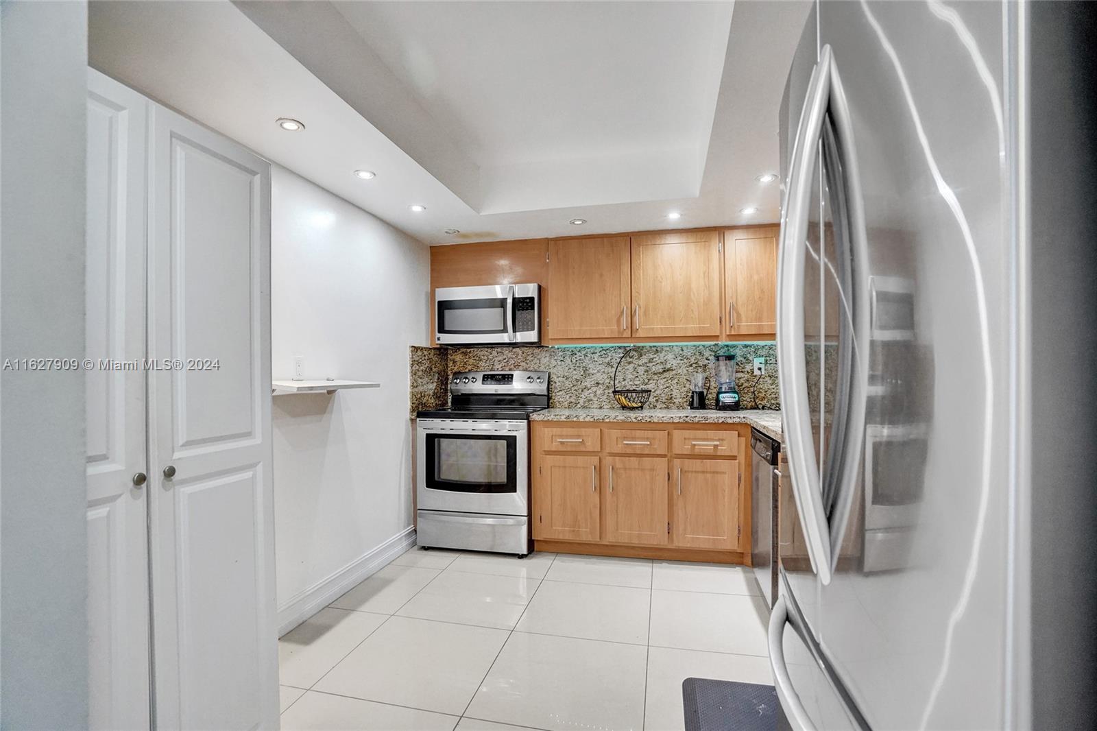 OCEANVIEW PARK CONDO - Residential Lease