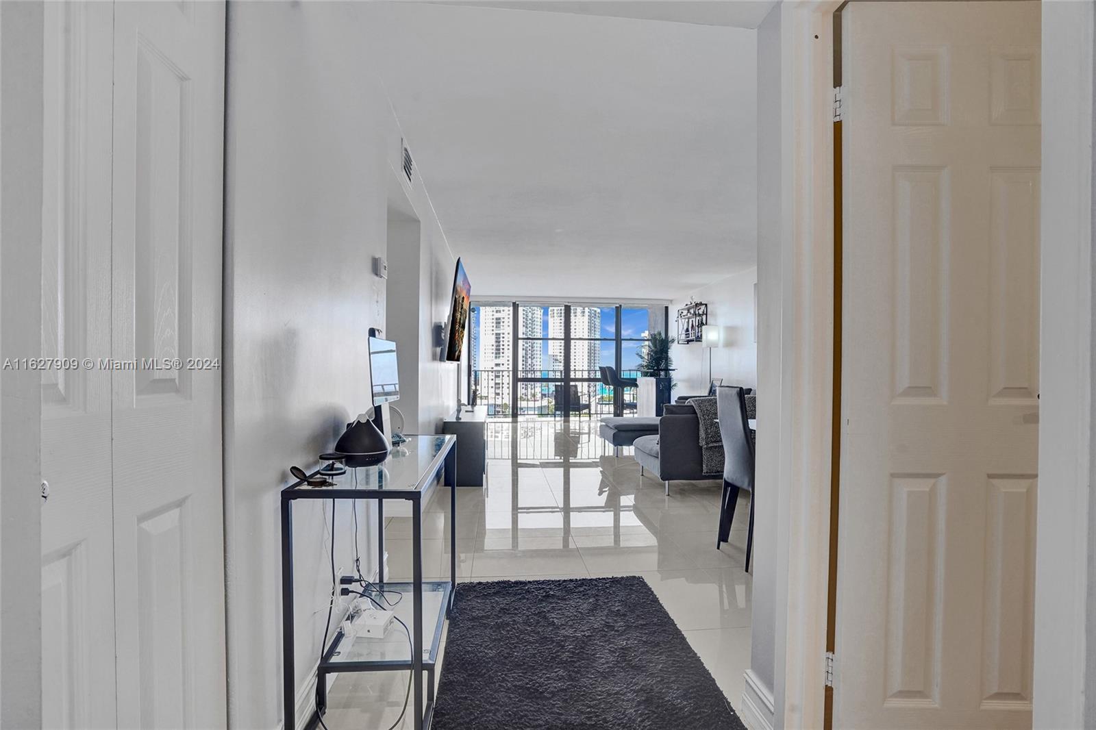 OCEANVIEW PARK CONDO - Residential Lease