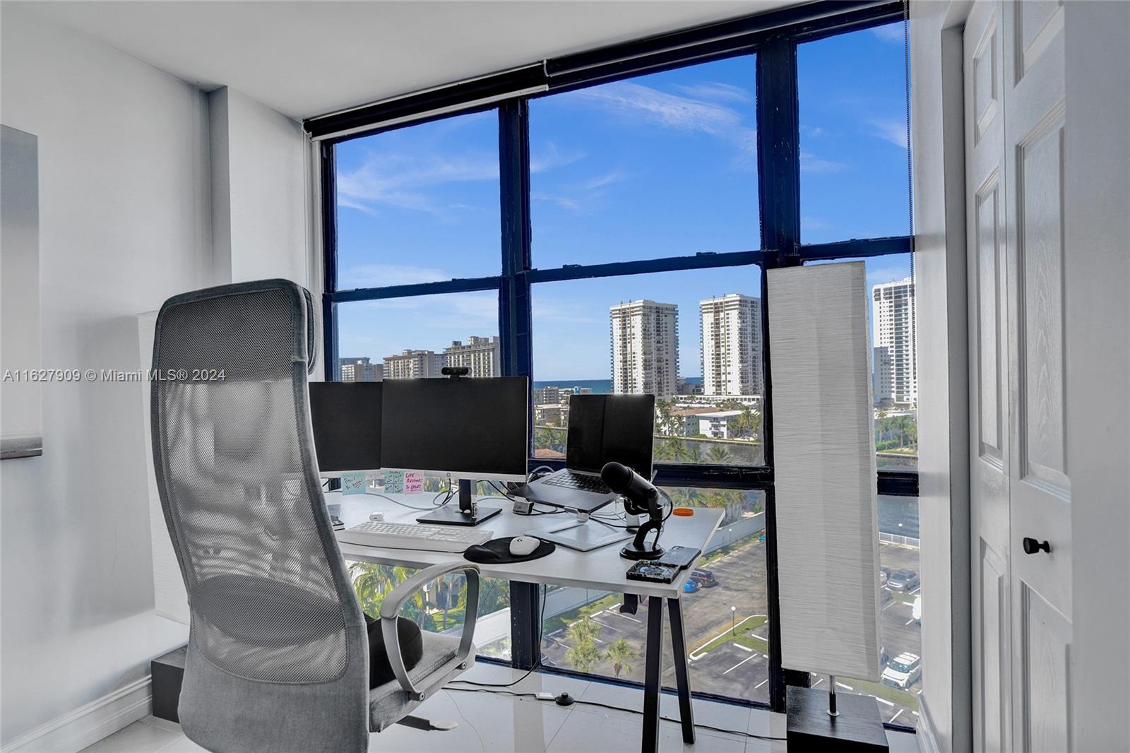 OCEANVIEW PARK CONDO - Residential Lease