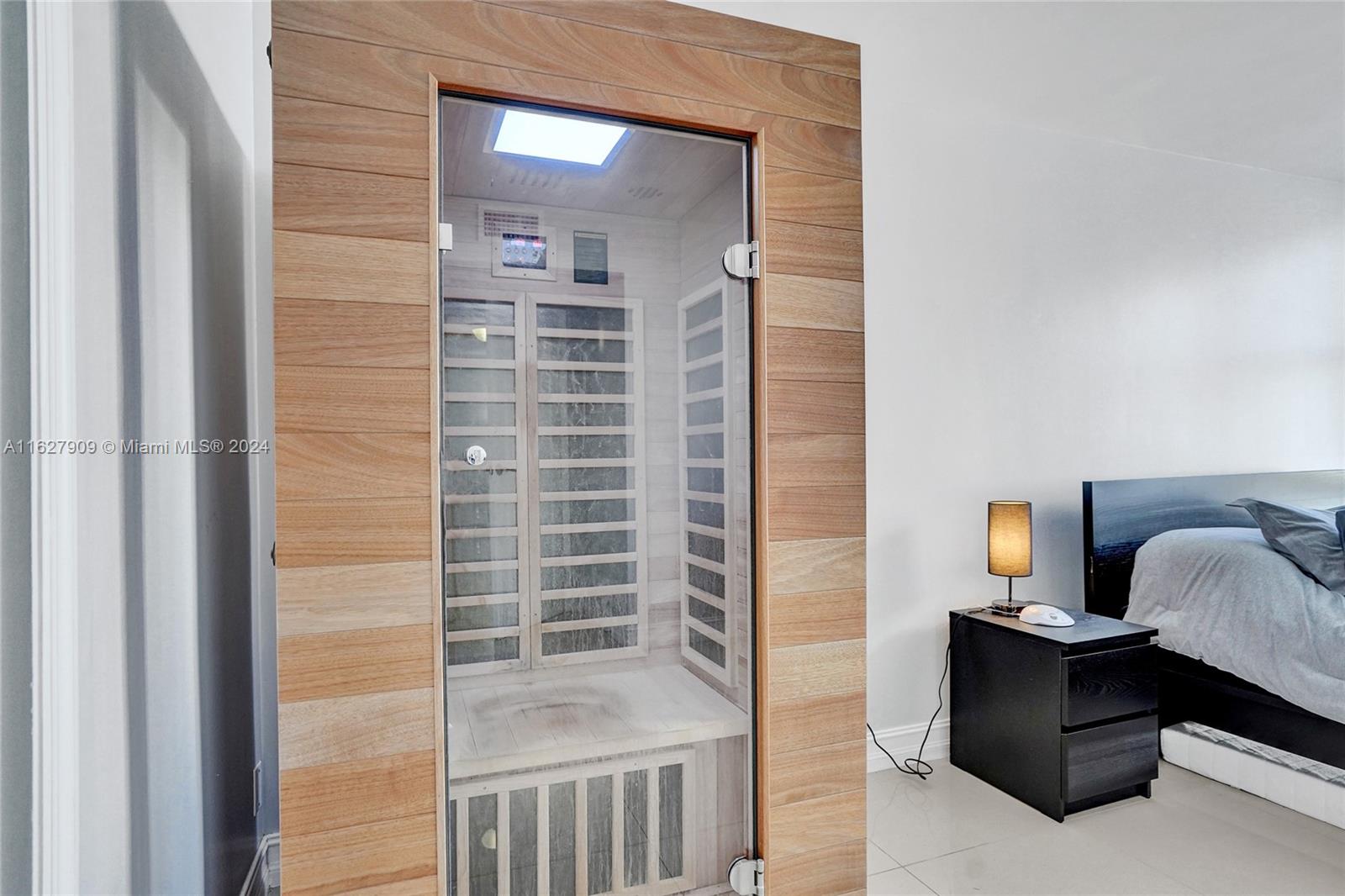 OCEANVIEW PARK CONDO - Residential Lease