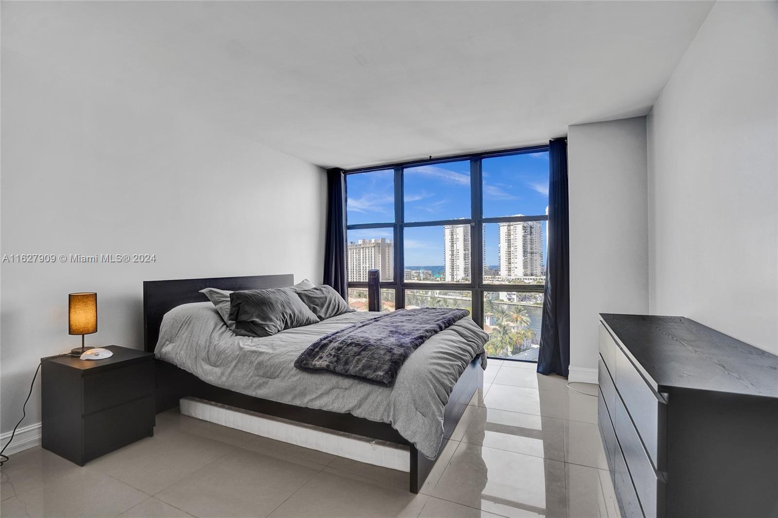 OCEANVIEW PARK CONDO - Residential Lease