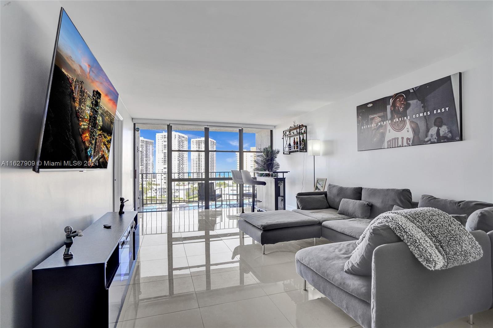OCEANVIEW PARK CONDO - Residential Lease