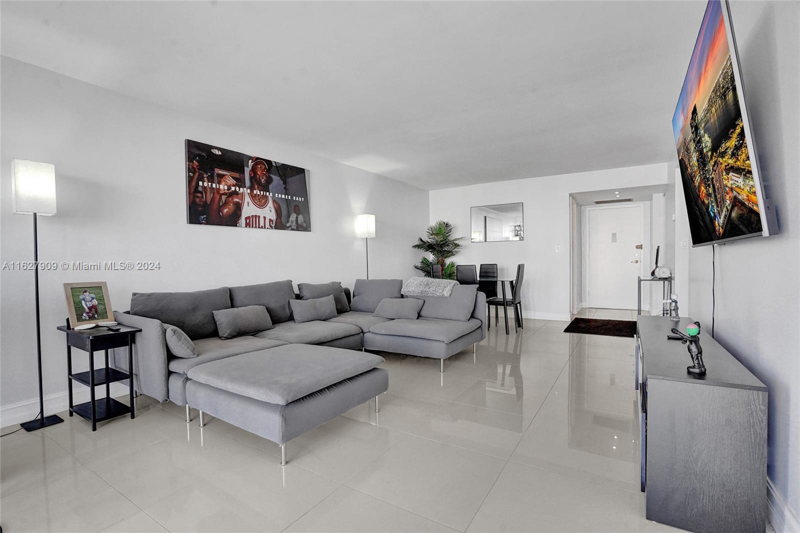 OCEANVIEW PARK CONDO - Residential Lease