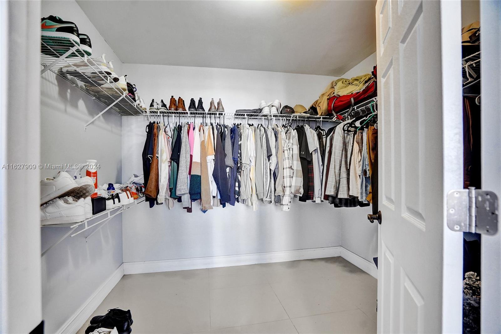 OCEANVIEW PARK CONDO - Residential Lease