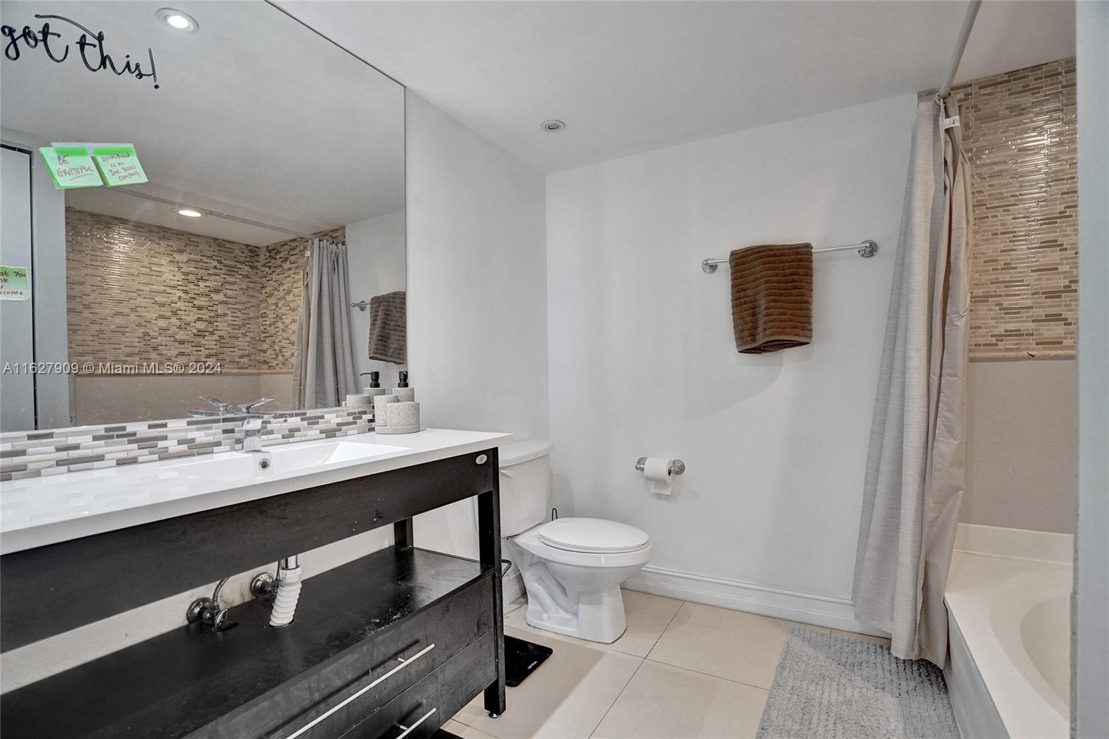OCEANVIEW PARK CONDO - Residential Lease
