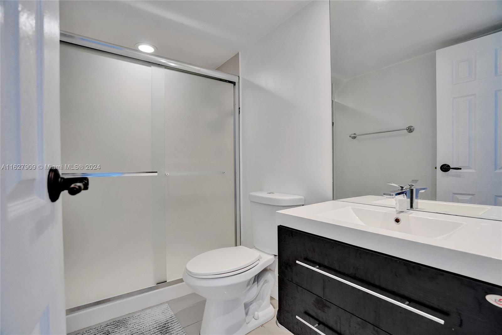 OCEANVIEW PARK CONDO - Residential Lease