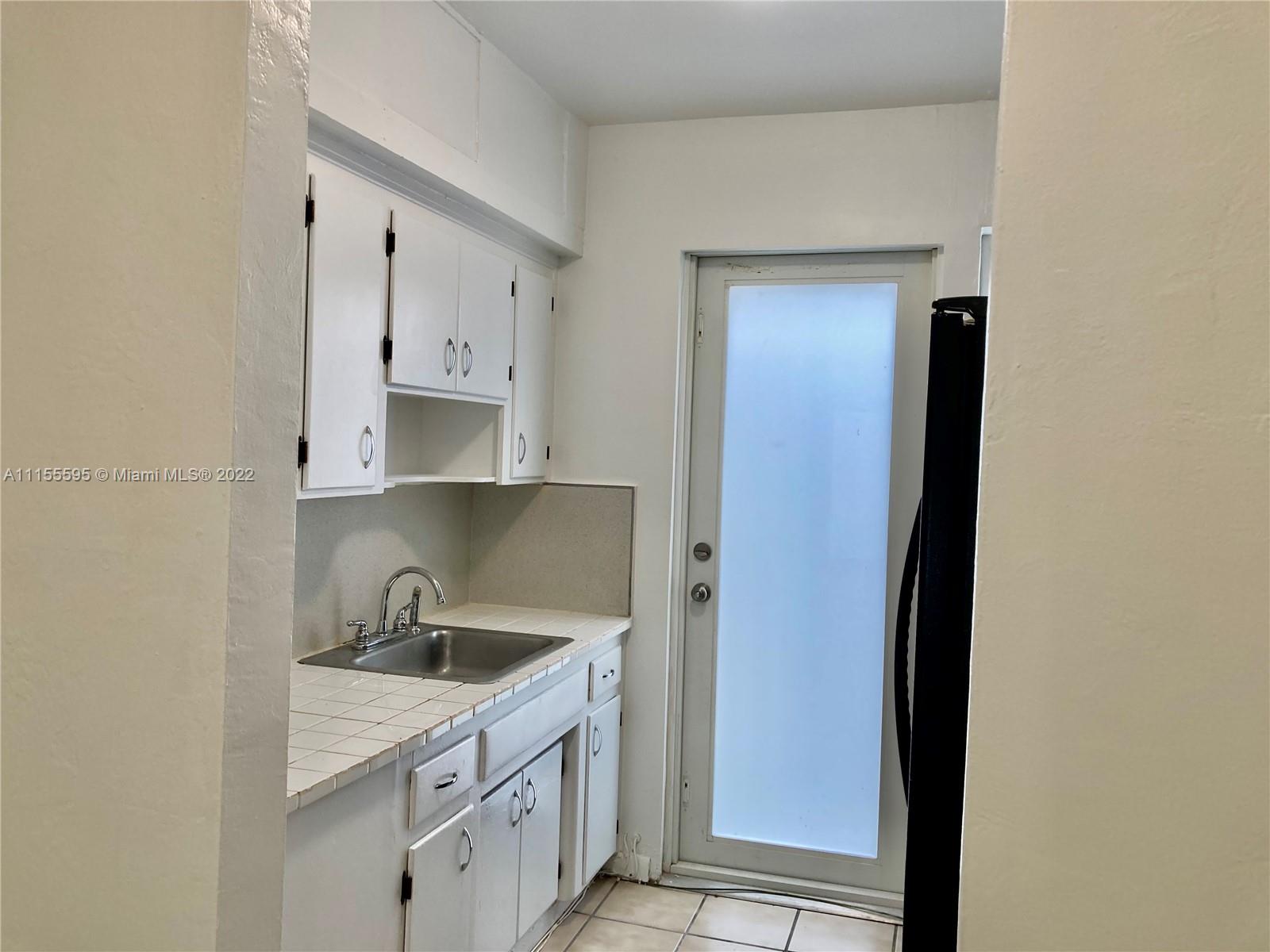 THE CORVETTE CONDO - Residential Lease