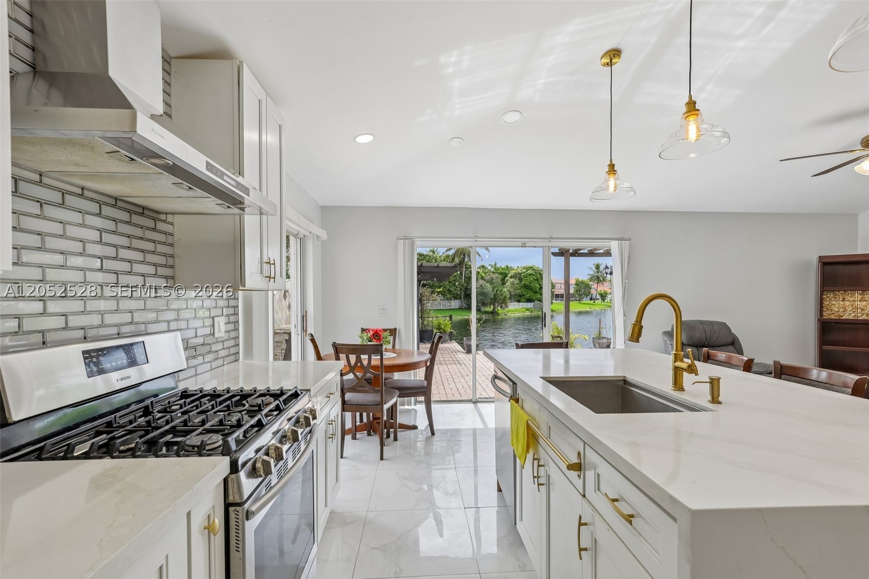 SAWGRASS PLANTATION - Residential